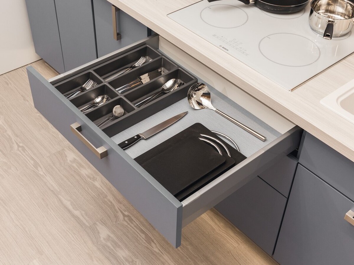 553.63.703 Sistem de compartimentare sertare pentru tacamuri universal Alb 2 553.63.703 Sistem de compartimentare sertare pentru tacamuri universal Alb 2